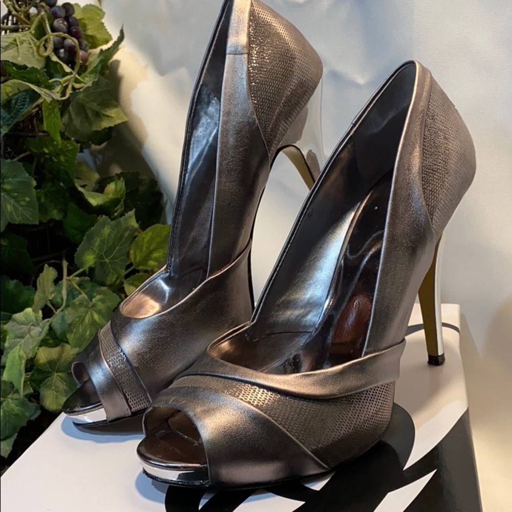 Nine West Transit Pewter Leather Heels - Picture 2 of 8
